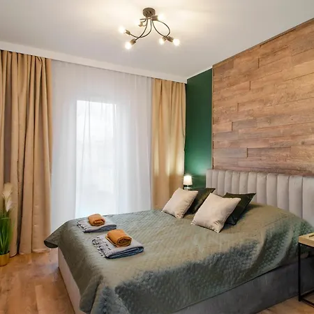 East Side Apartman *